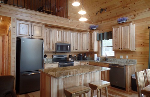 Berkeley Springs Cabin | A luxurious cabin quietly tucked away in the woods, pet friendly, WiFi