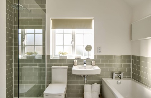 Fairford Cottage | A Luxurious Cottage in the Beautiful Cotswold Town of Fairford