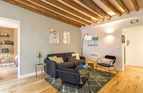 Saint-Germain-l'Auxerrois Apartment | A luxurious haven in the most affluent neighborhood-Madeleine-Vendome