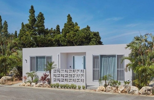 Karimata House | A luxurious inn with a coralcolored interiorEmer/Miyakojima Okinawa