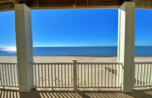 Surf Side Shores House | A Luxury Beachfront Escape