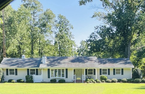 Easton House | A Luxury Home located in Easton with Water VIEWS! Close to Oxford/St. Michaels