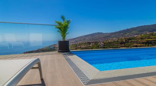 Calheta House | A&M House II Luxury Holidays Home