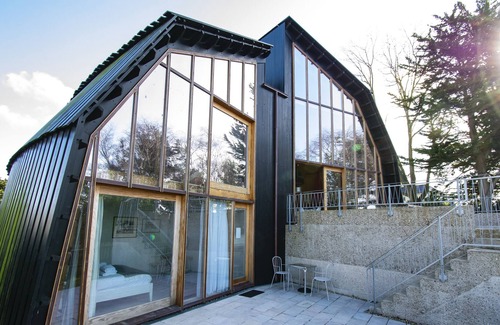Hamworthy House | A magnificent beachfront property in stunning Poole Harbour