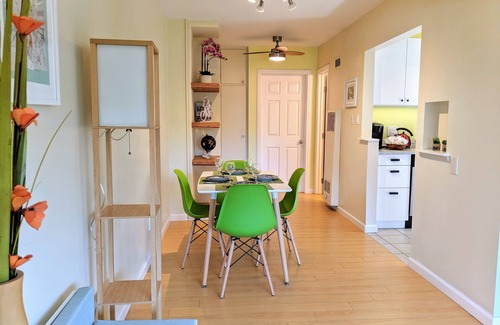 Bay Ho House | A mid-century hidden gem! Modern duplex with big yard close to beaches.