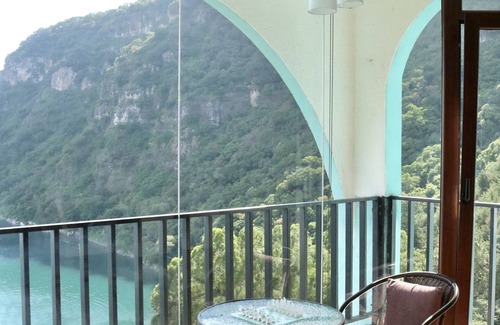 Panajachel Apartment | A Million Dollar View in Lake Atitlán . Penthouse vacation rental .
