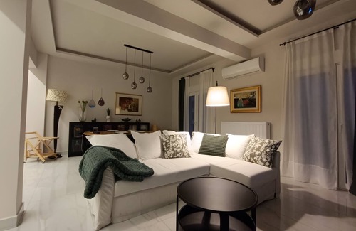 Piraeus Apartment | A modern apartment in the heart of Piraeus