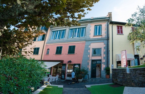 Varenna Villa | A modern townhouse in Varenna situated on the waterfront of Lake Como