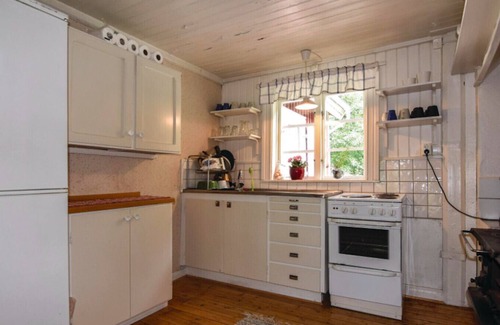 Saffle Municipality Ski Chalet | A natural pearl with a boat and sauna