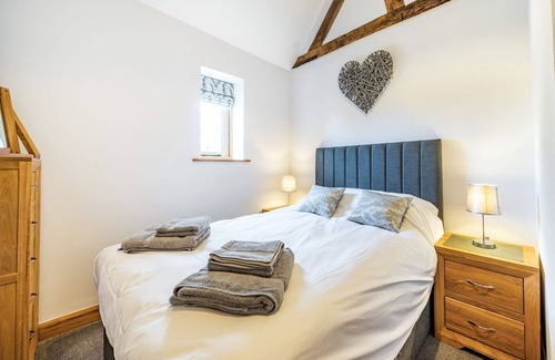Whitney-on-Wye Cottage | A newly converted barn, sleeping four with two sumptuous bedrooms.