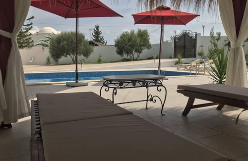 Aghir Villa | A nice villa with pool in tezdaine