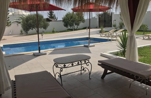 Aghir Villa | A nice villa with pool in tezdaine
