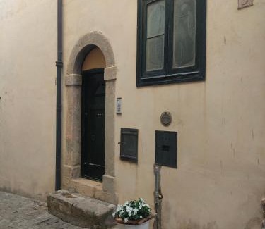 Polizzi Generosa Bed & Breakfast | A P E house