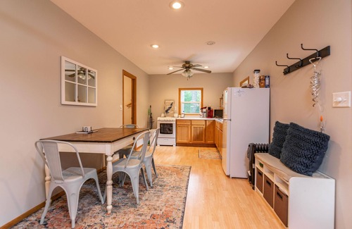 Arkdale Cabin | A PAIR OF COZY CABINS WITH PRIVATE PIER ON LAKE PETENWELL