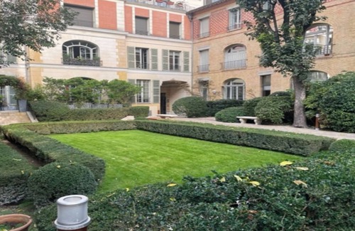 Notre-Dame-des-Champs Apartment | A PARISIAN CHARM IN SAINT GERMAIN - RUE DE VAUGIRARD