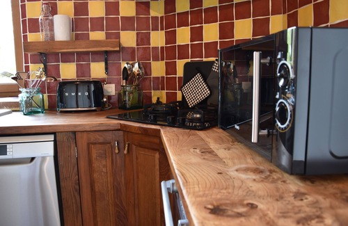 Launac House | A peaceful, comfortable and modern getaway for private and professional customers