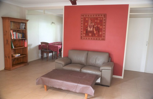 Bellara House | A peaceful Hacienda with lush gardens situated in a quiet steet - Pet Friendly