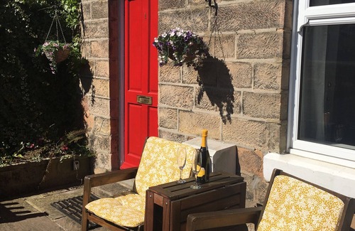 Matlock Bath House | A Peaceful Location, Within A Few Minutes Walk Of The Amenities Of Matlock Bath