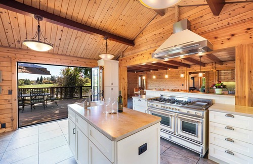 Forestville House | A Peaceful Retreat in Wine Country - The Maefield Vineyard House
