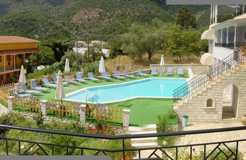 Mikros Gialos Apartment | A penthouse suite in Eptanisa Hotel