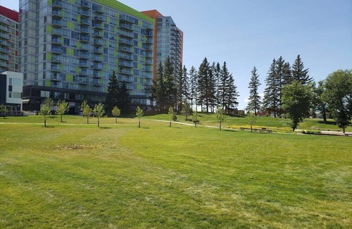 Brentwood Condo | A perfect escape from regular hotels? Check out this attractive Condo unit.