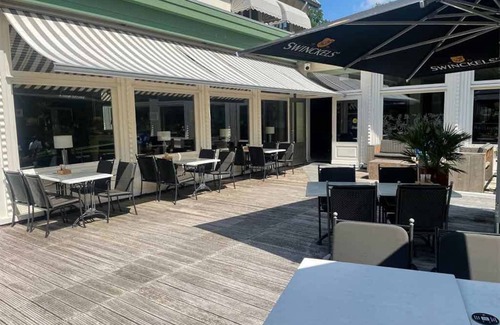 Schelfhorst Hotel | A Perfect Escape with Easy Access to Culture, Nature, and Dining! Pool