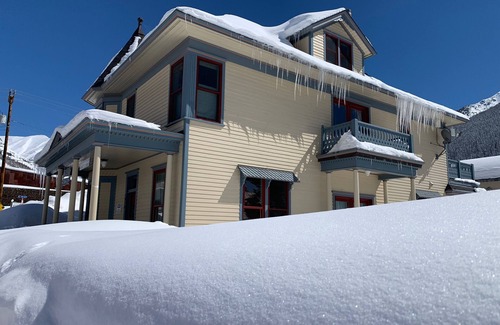 Silverton House | A Perfect Landmark Victorian in the Heart of Town