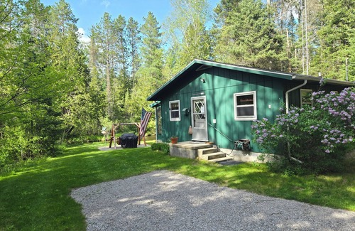 Luzerne Cabin | A Perfect Northern Get-Away On The Scenic Big Creek In Luzerne