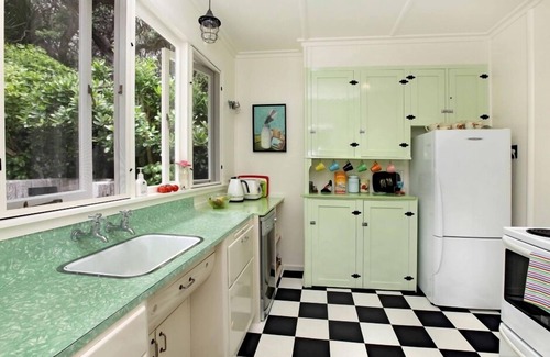 Piha House | A Perfect place in Piha a two minutes walk to the beach from the Bach.