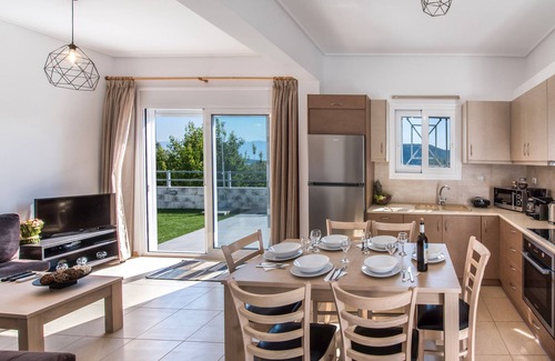 Nidri House | A PERFECT VILLA WITH POOL AND SEA VIEWS IDEAL FOR FAMILIES IN NIDRI, LEFKADA