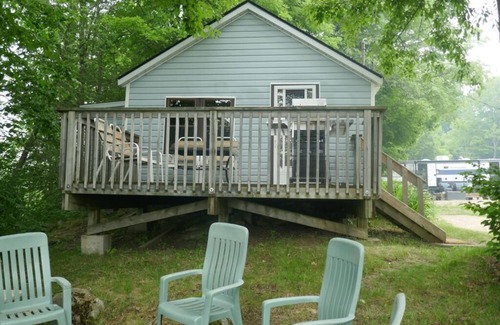 Whitestone Cabin | A Pet friendly, Cozy cabin for a relaxed stay.