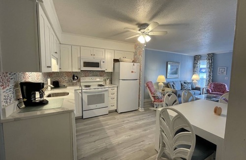 Murrells Inlet Condo | A Place at the Beach II 1C - Oceanfront in Garden City Beach