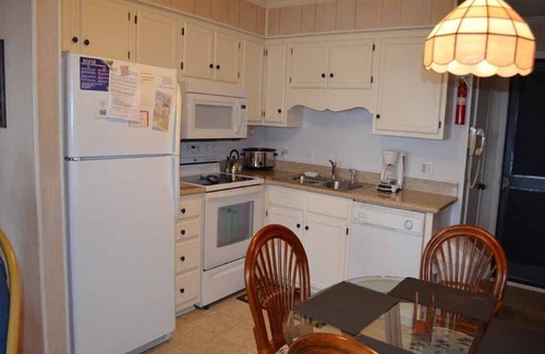 Murrells Inlet Condo | A Place at the Beach II 2G - Oceanfront in Garden City Beach
