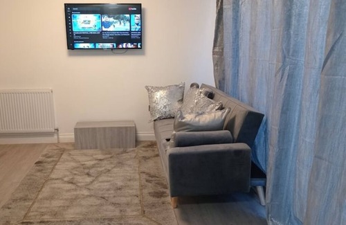Dagenham Apartment | A Place To Dream And Rest