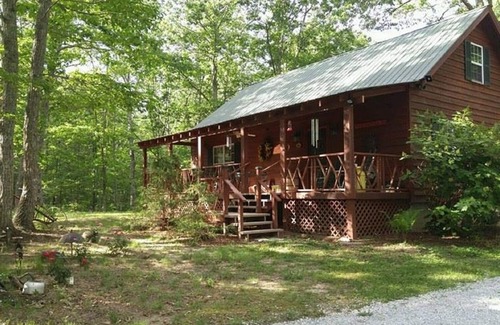 Graysville Cabin | A place to retreat from the world while watching the sun set!