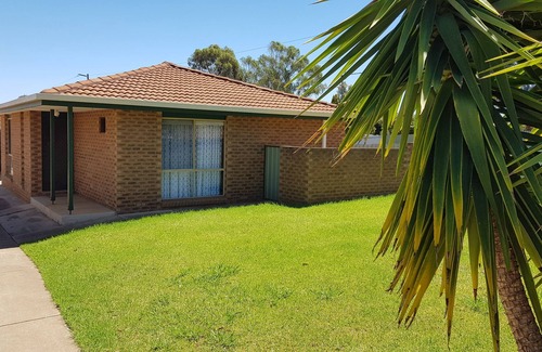 Mount Austin Villa | A Place to Stay in Wagga