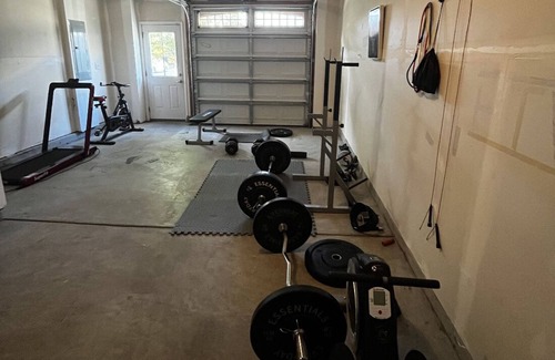 South Norfolk House | A place to stay with a full gym in Chesapeake