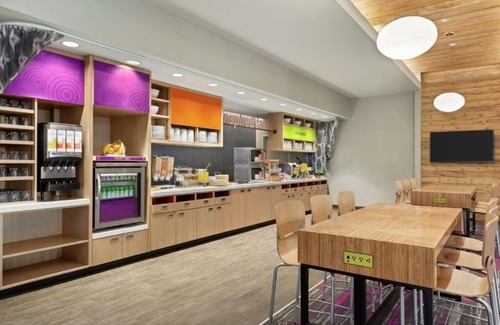 Southwest Colorado Springs Hotel | A Place to Unwind, Unplug, and Recharge! 2 Spacious Units, Indoor Pool!