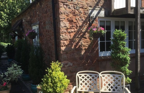 Allerford Cottage | A Pretty detached Cottage within the Pack horse grounds.