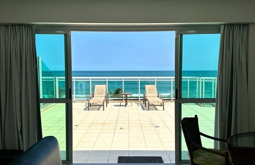 Recreio dos Bandeirantes Apartment | A prime view ocean front apart-hotel flat resort