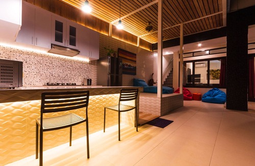 Kampial House | A privat pool Villa n in the center of Nusa Dua nn