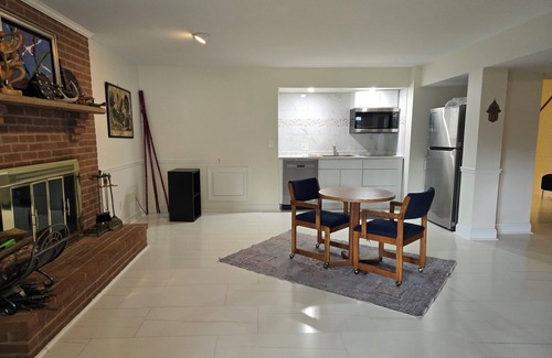 Brookeville House | A private and peaceful oasis with all amenities in quiet scenic Brookeville