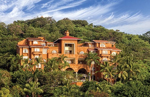 Almacen Resort | A private peninsula in Zihuatanejo Bay!