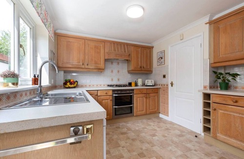 Eastington House | A Quaint, Relaxing 3-Bed Cottage in Eastington