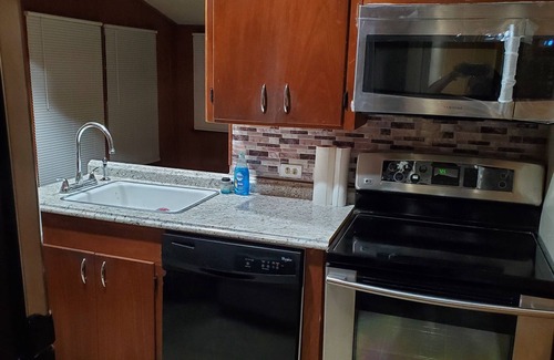 Crockett House | A Quiet Adorable Hidden Gem Inside the Loop