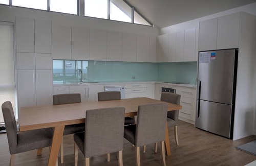 Island Beach House | A quiet beach retreat with abundant flora and fauna
