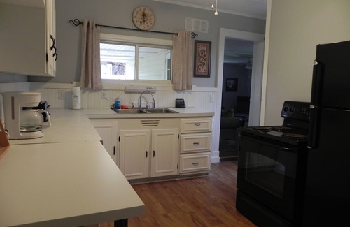 Ripley Apartment | A quiet country setting on a working grape farm.