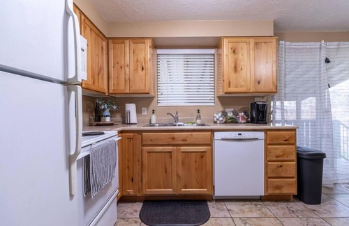 Orem Apartment | A Quiet Place to call Home - All You Need & Cozy