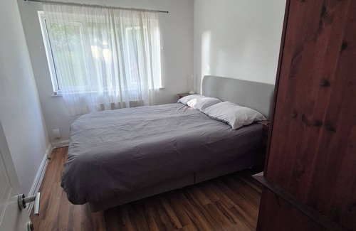 Grange Apartment | A quiet room in a two bed room flat