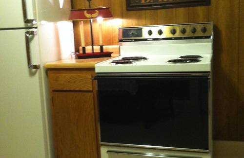 Lebanon Apartment | A Quiet Setting In A Victorian Neighborhood Near Downtown Lebanon.